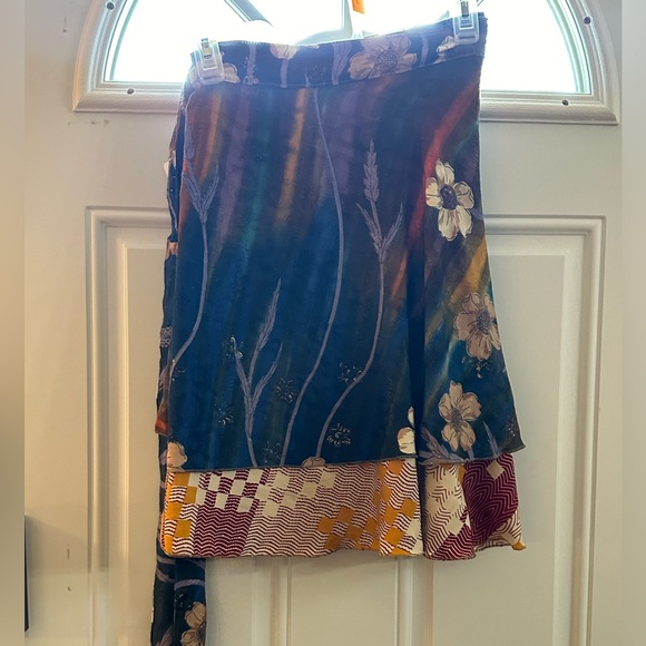 Recycled and repurposed sari fabric wrap skirt - Picture 5 of 11